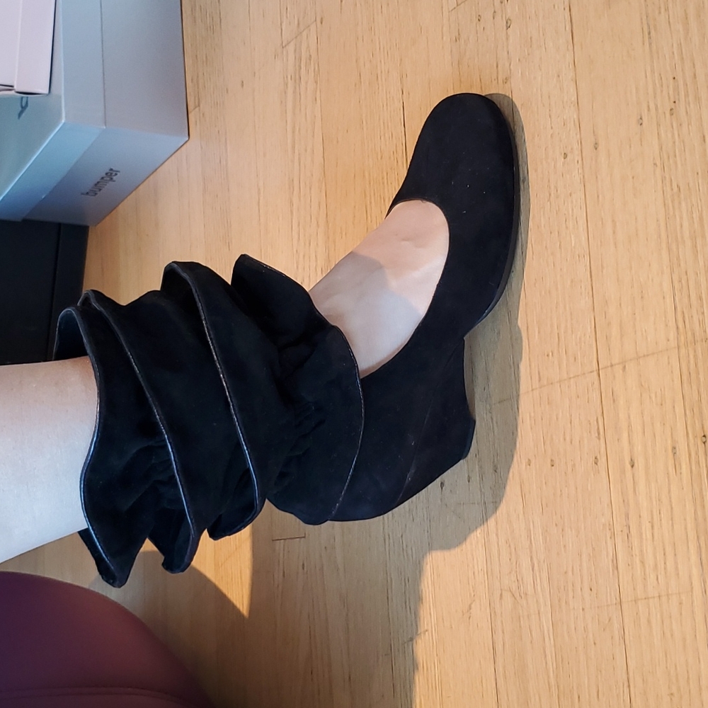 Ruffle Suede shoes, size 38, Marc by Marc Jacobs